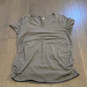 Old Navy Women's V-Neck Short Sleeve Top Maternity Shirt